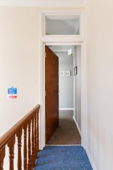 Cosy 2 Bed With Roof Terrace