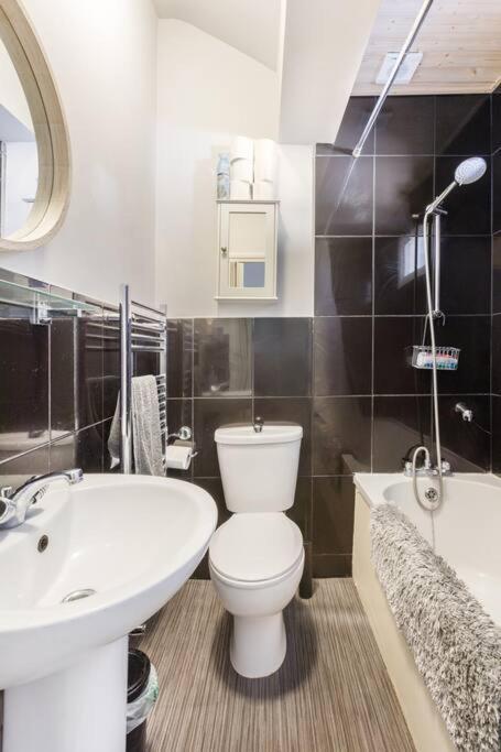 Cosy 2 Bed With Roof Terrace Apartment Worthing