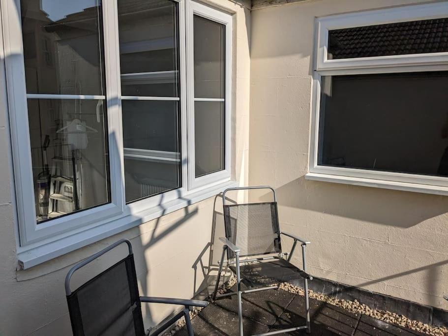 Cosy 2 Bed With Roof Terrace Apartment *