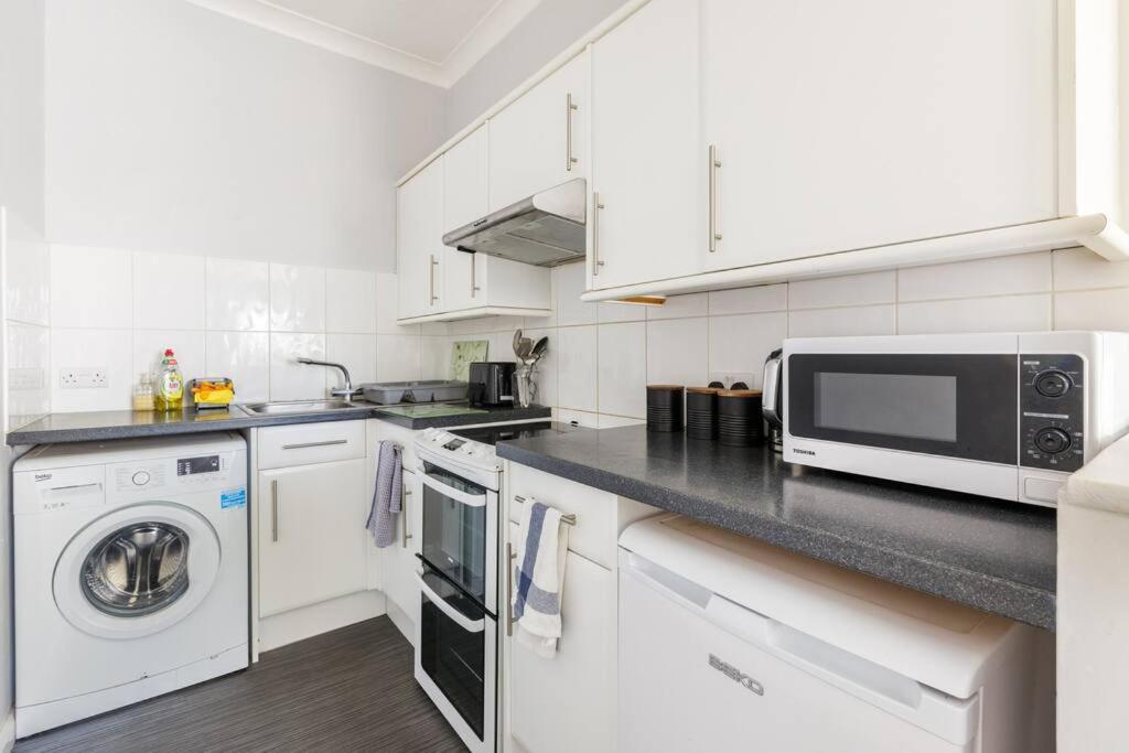 Cosy 2 Bed With Roof Terrace Worthing