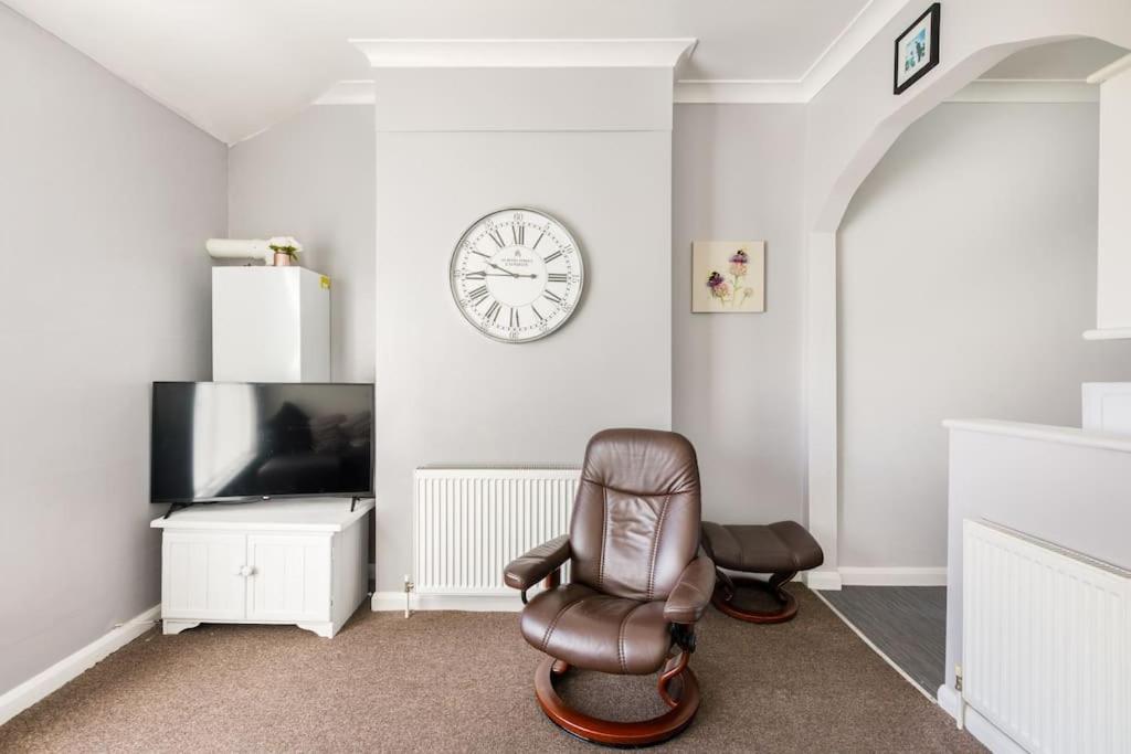Cosy 2 Bed With Roof Terrace *